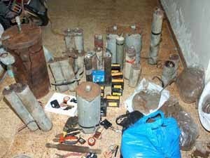 CONFISCAN ARMAS ISRAEL&Iacute EN HOMOS Y UN EXPLOSI&OacuteN EN LA CALLE PRINCIPAL DE DERAA